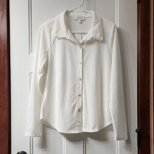NWT Gilli White Button-Up Top - L